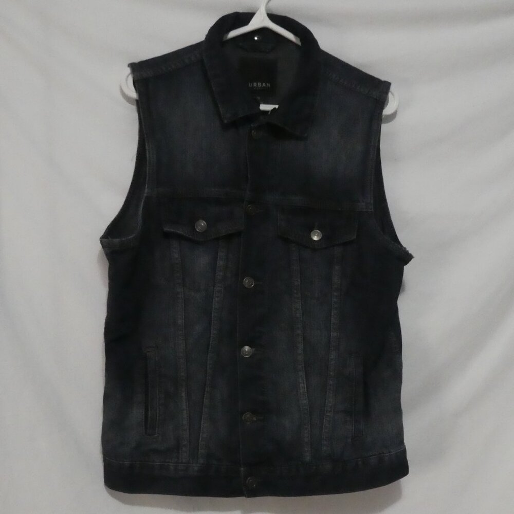 URBAN HERITAGE | large | Blue Denim Jean Vest | Button-Up Closure